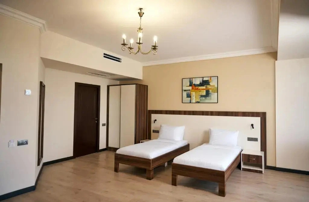 Отель Eria Suite