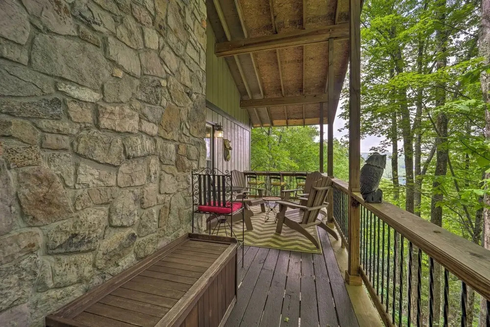 Beech Mountain Escape w/ Mtn Views & Fireplace!