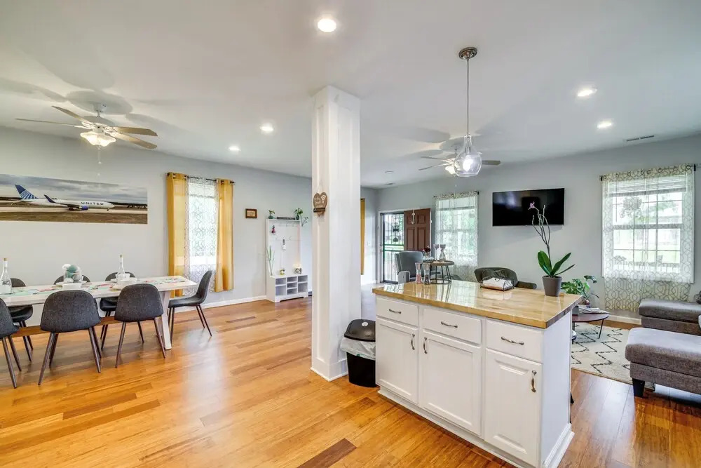 3 Mi to Dtwn: Updated Retreat in Indianapolis!