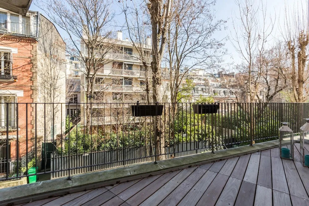 Bois de Boulogne Retreat