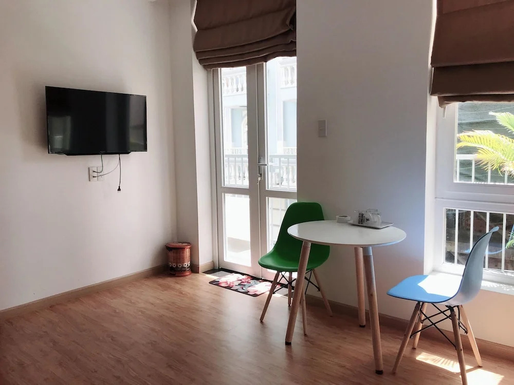 Crown Apartment