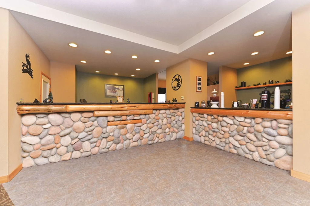 Sandpoint Hotel & Suites Downtown