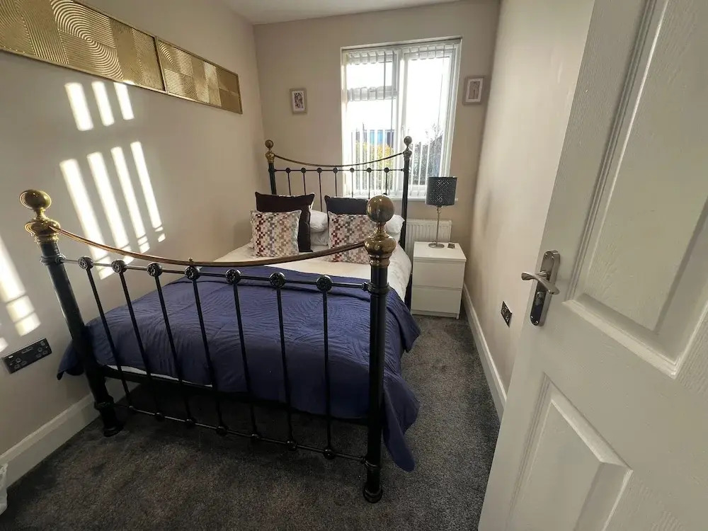 Harrow Family Home with Garden & Drive