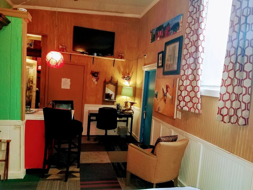 1812 Overture B&B