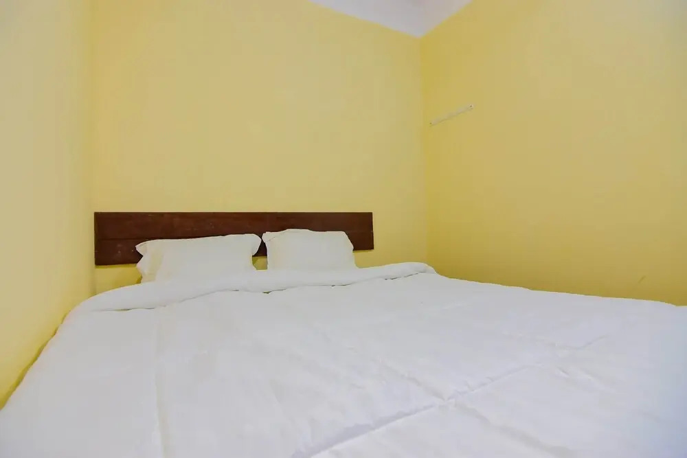 Madina Guest House by OYO Rooms