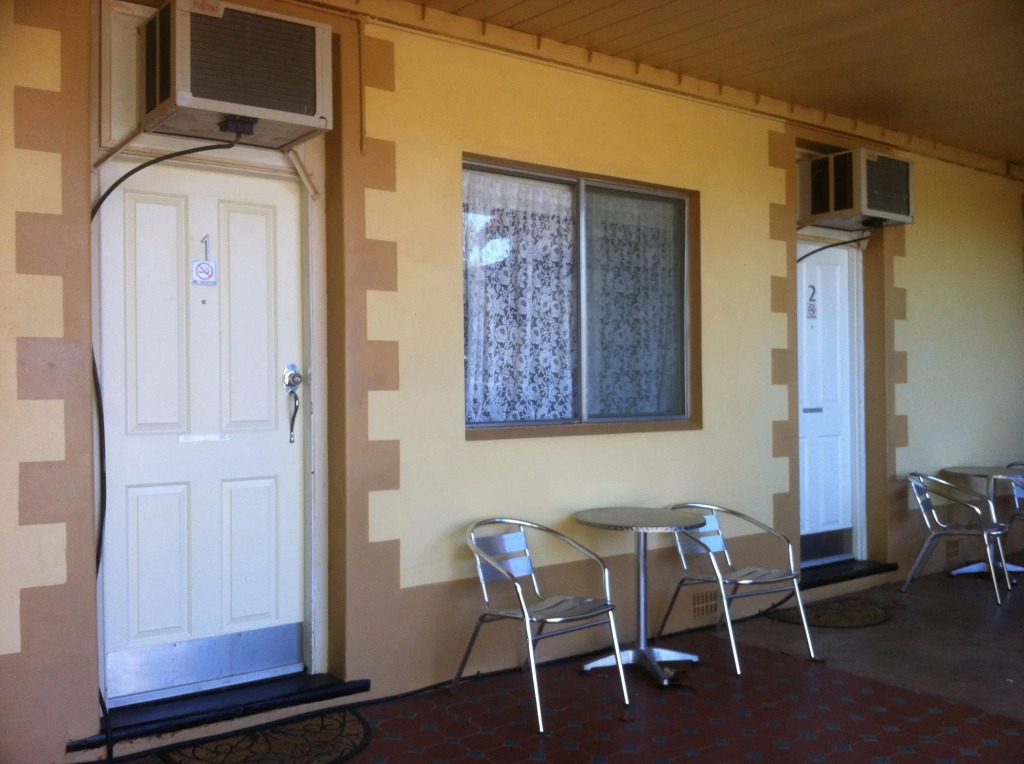 The Lodge Outback Motel