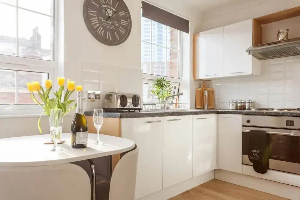 Modern Apartment - mins to Marina/Stadium/City Center