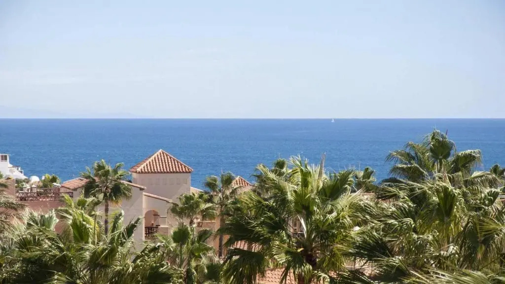 Alta Loma 2 by Rafleys - Modern 1BR Apartment with Stunning Views
