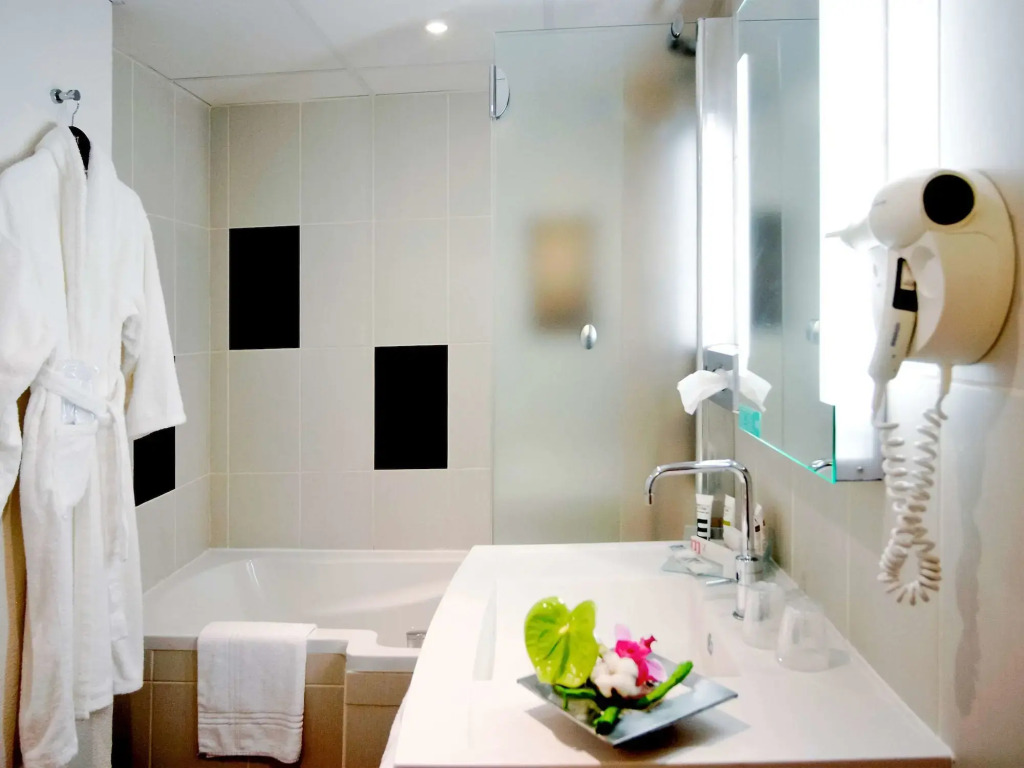 Mercure Abbeville Centre   Porte de La Baie de Somme