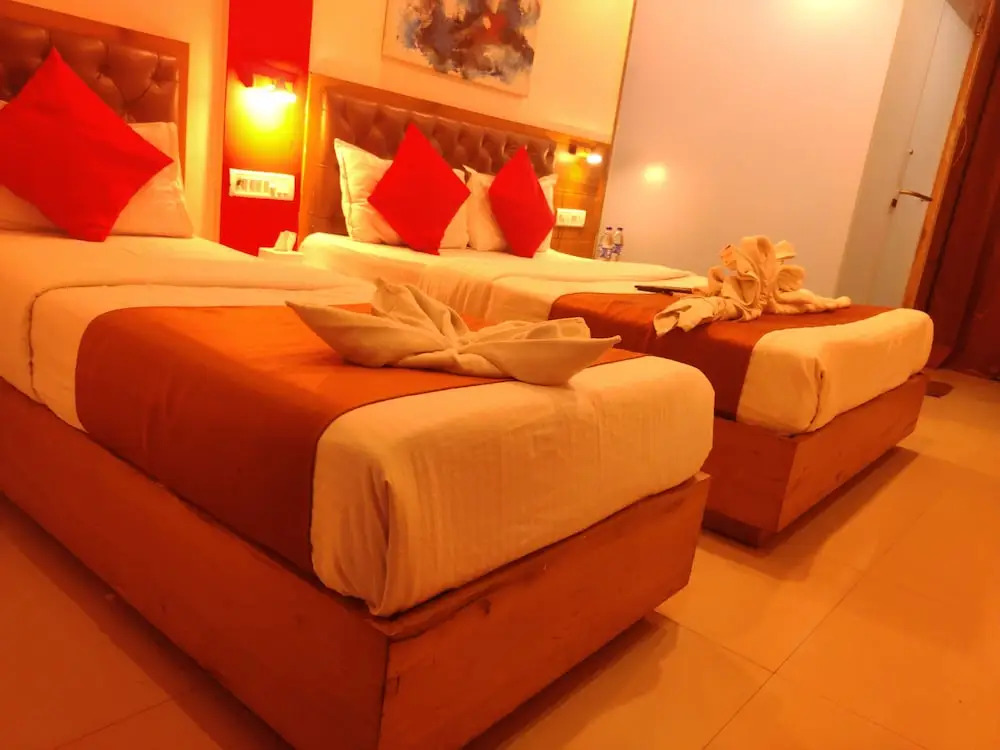 OYO 8490 Hotel Grandeur