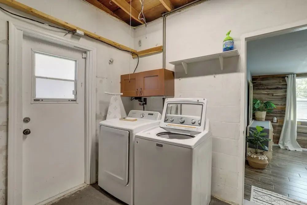 Pet-Friendly Largo Escape w/ Fire Pit