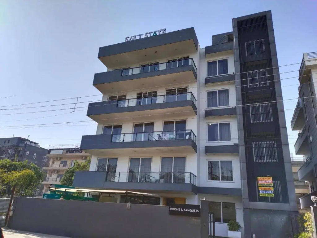Saltstayz Select – Near Sohna Road City Center