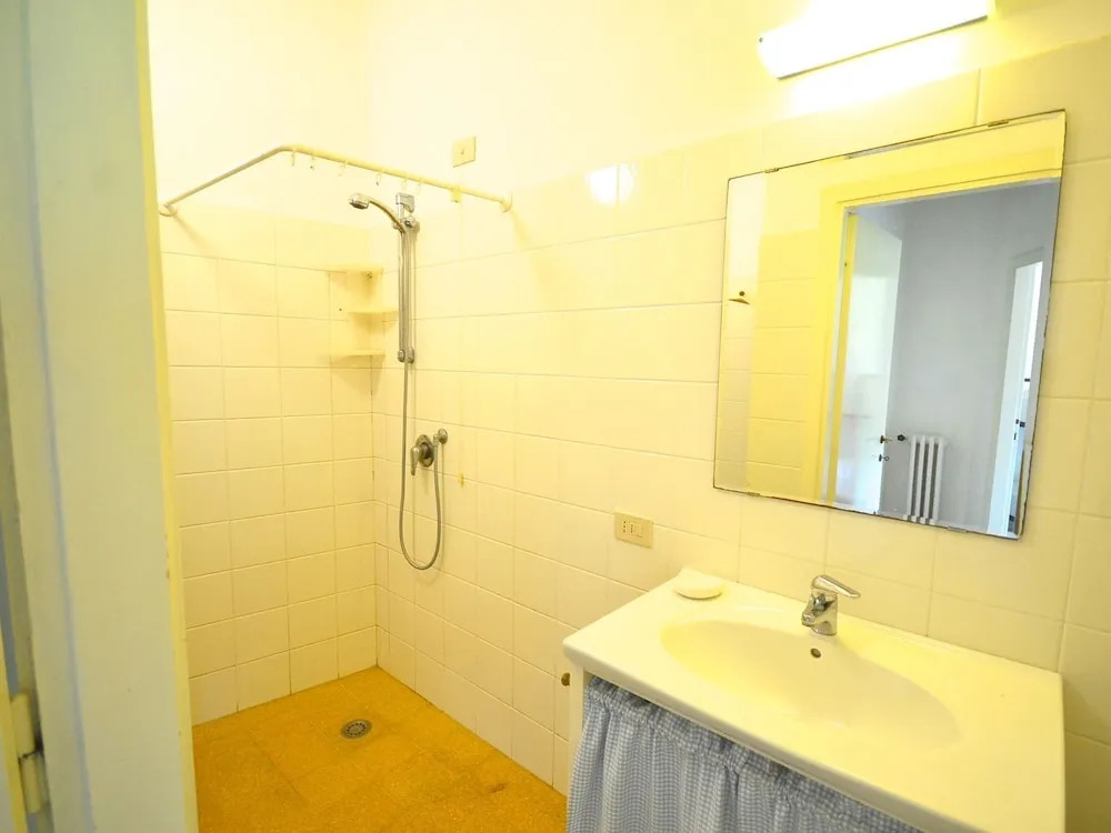 Beautifully Situated Detached Cottage With View on and Private Access to the sea