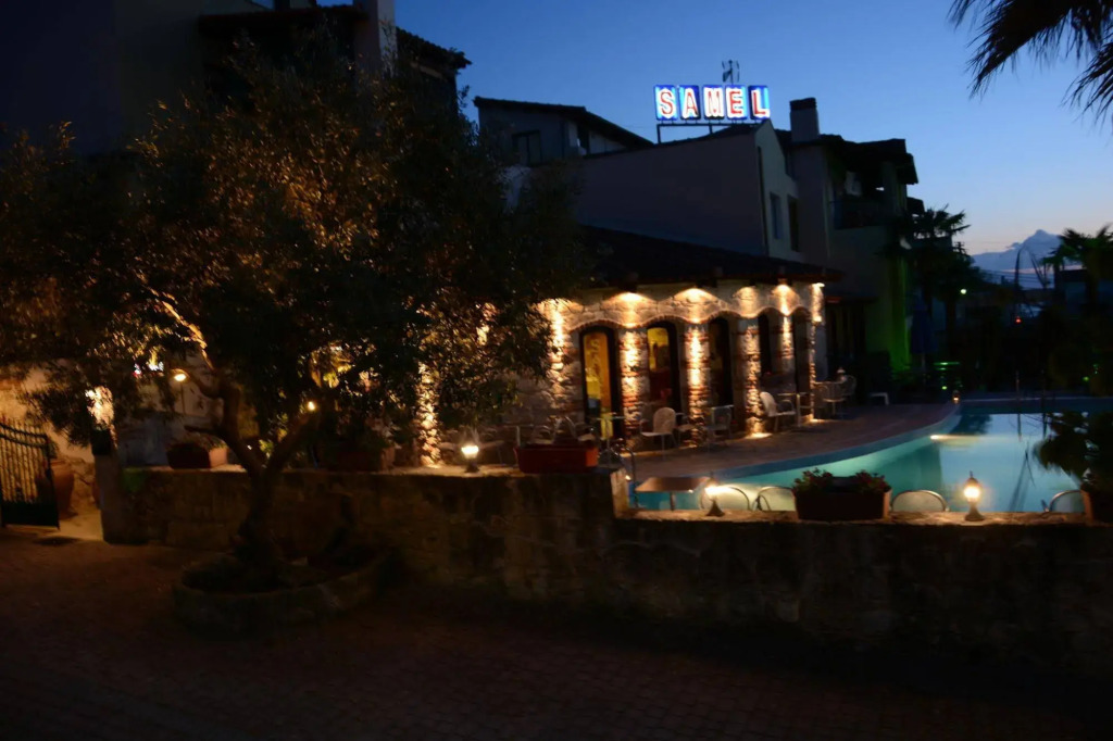 Samel Hotel