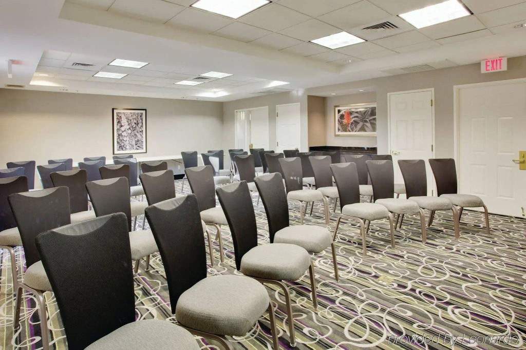 La Quinta by Wyndham Houston West Park 10