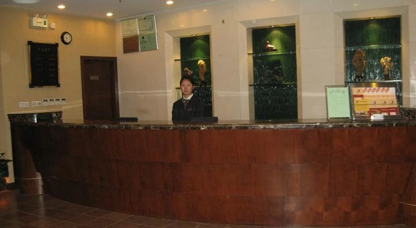 Baolong Homelike Hotel (Luojing Branch)