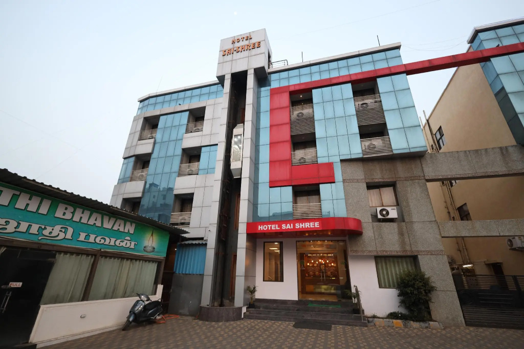 OYO 4445 Hotel Saishri