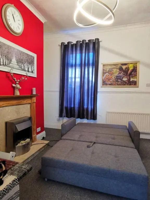 The Vacationers - Pvt Rooms with Shared Bath