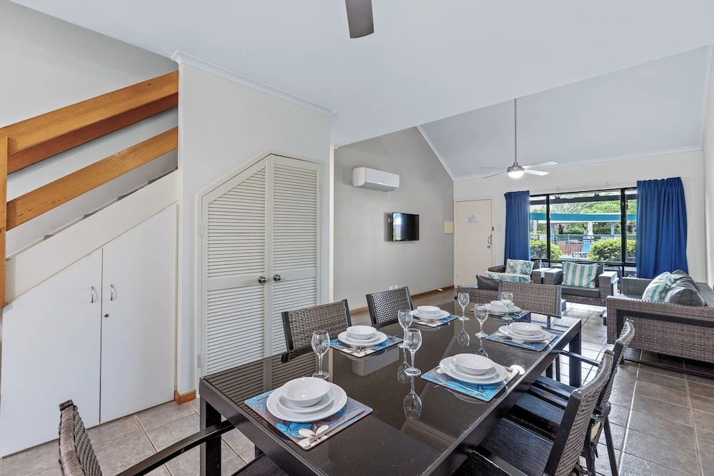 Cable Beachside Apartments