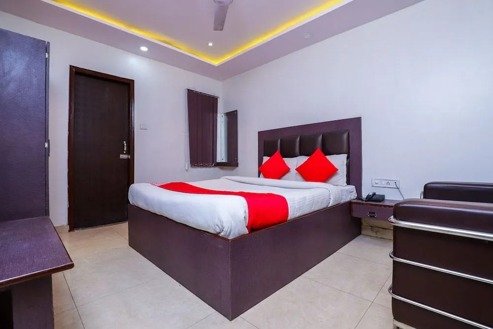 OYO 37667 Hotel Aashiana