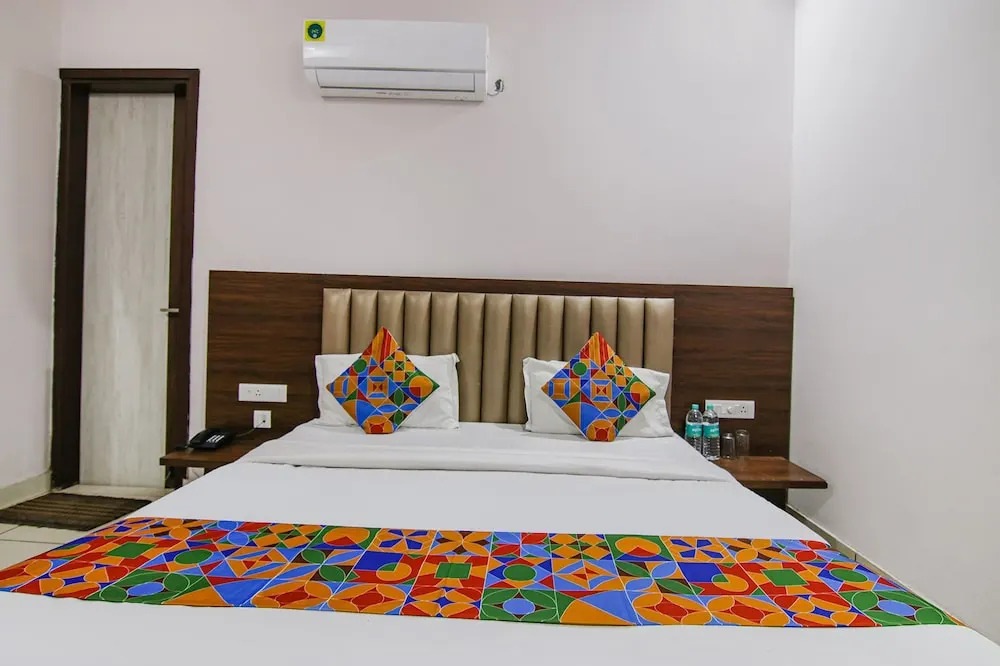 Fabhotel Skyla