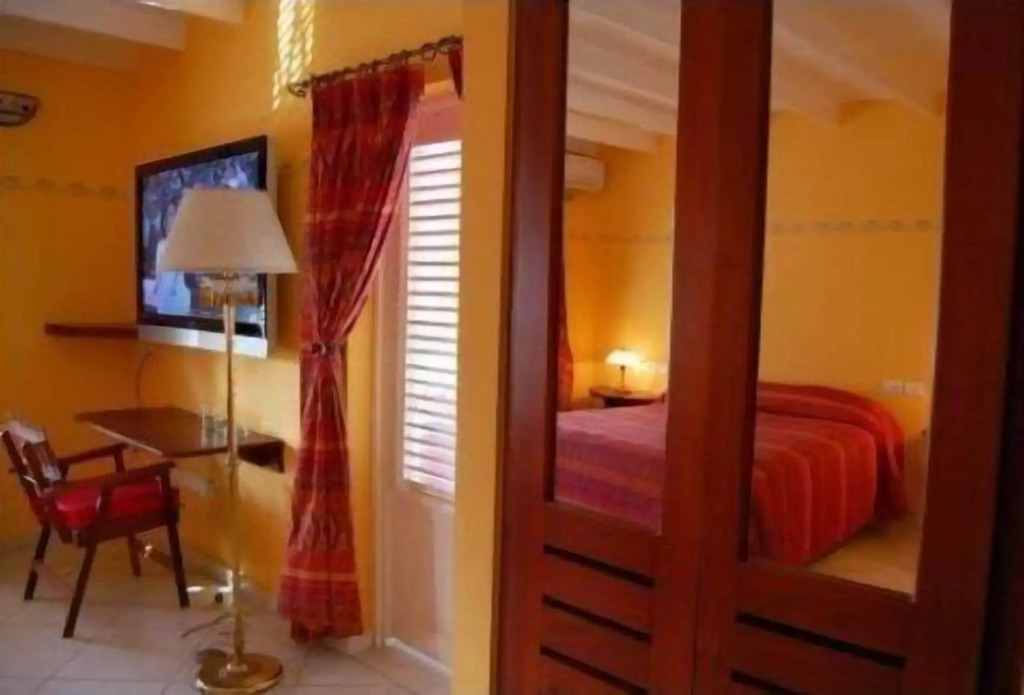 Las Cayenas Beach Hotel