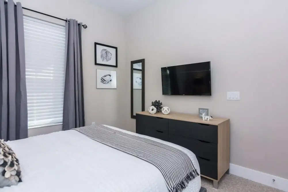 Amazing Townhome with Summer Kitchen SU2668