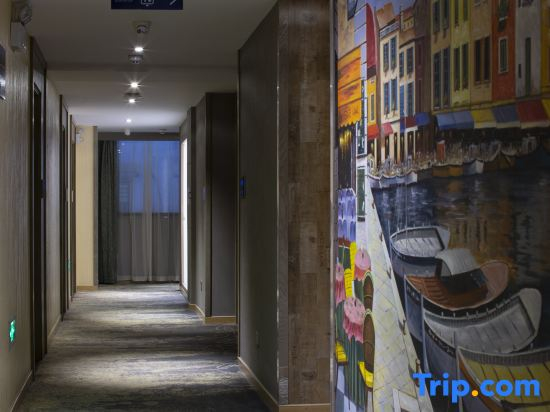 Qingmu Shang Hotel (Nanjing Xinjiekou Subway Station Central Mall)