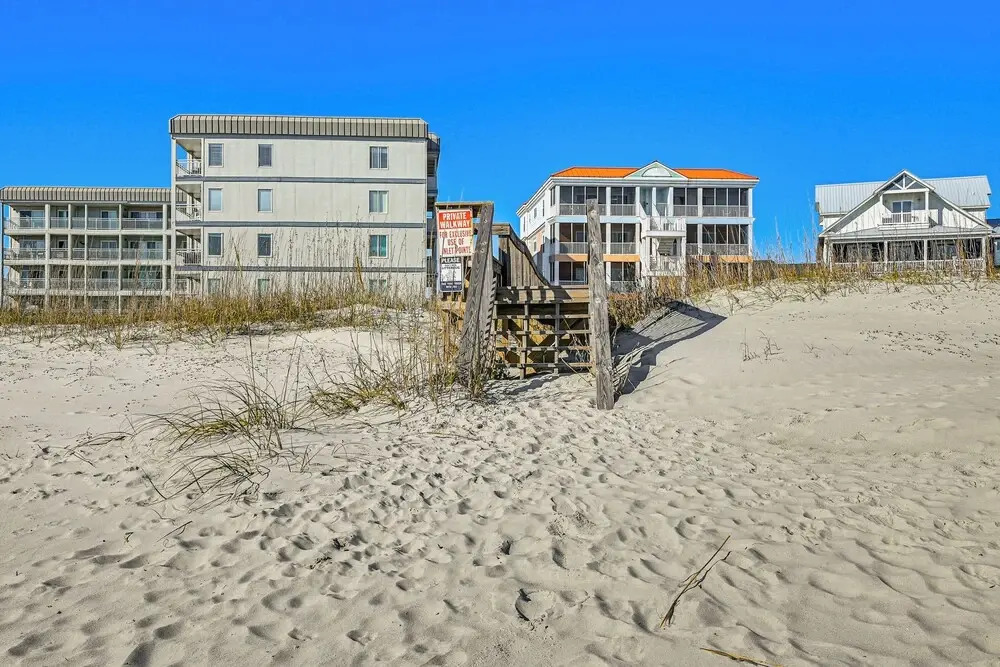Waterfront Gem w/ Balcony in Garden City