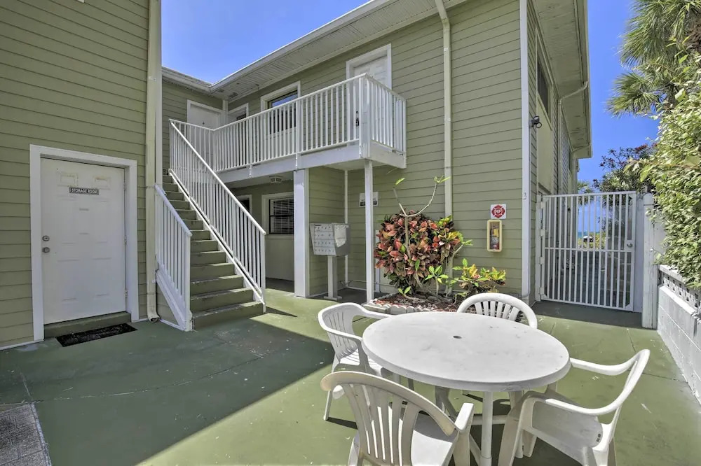 On-site Beach Access: Walkable Gulf Coast Retreat