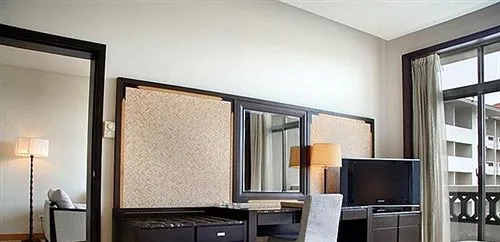 Guilin Merryland Resort Hotel - Guilin