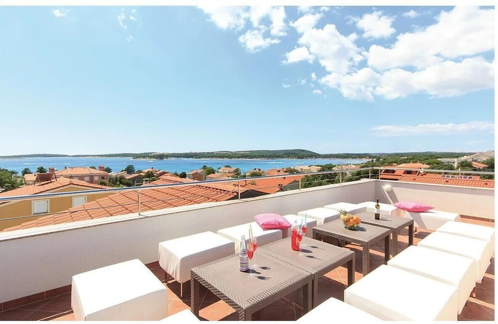Amazing Home in Medulin With Wifi and 7 Bedrooms