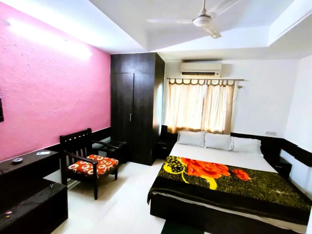 Chakra Nayan Tara Sonu Inn