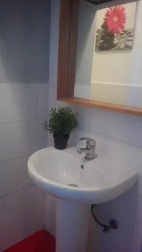 Grupo Rh - Hostel