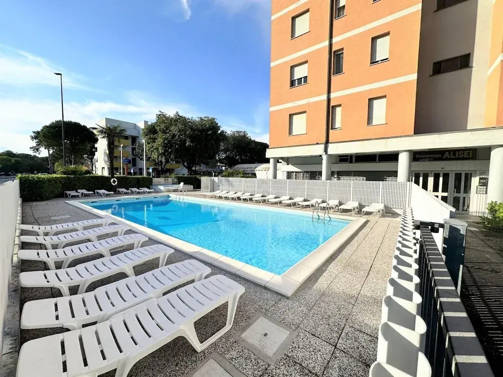 Flat in a Building With a Beautiful Pool - Beahost