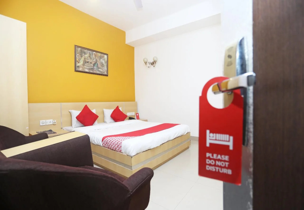 Gujral Hotel By OYO Rooms