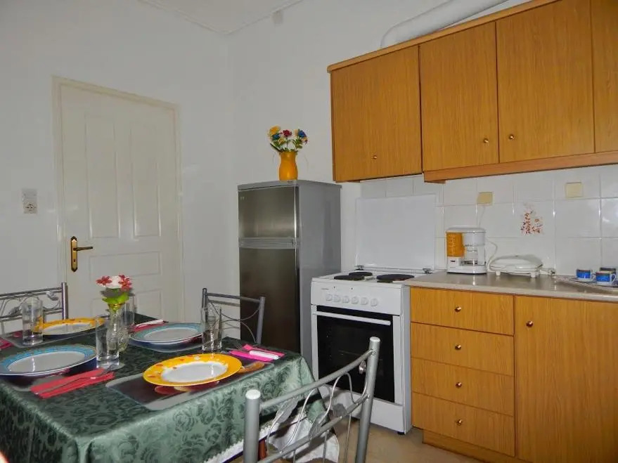 Cozy apartment for 2-5 people-Center Tripoli 1