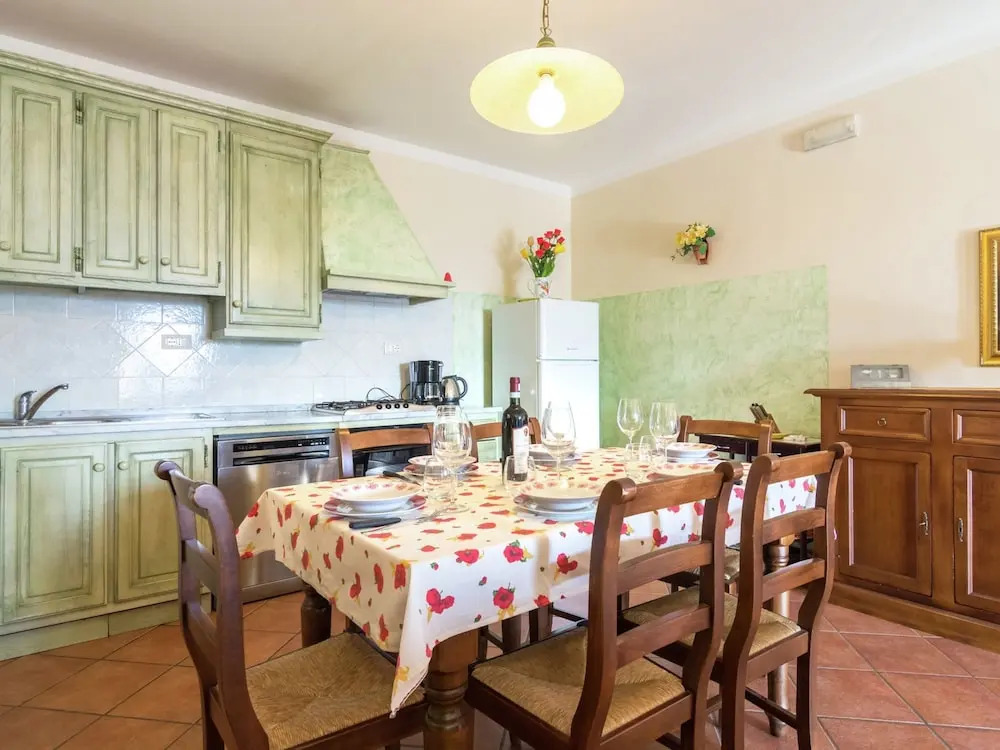 Villa in Lonnano with pool