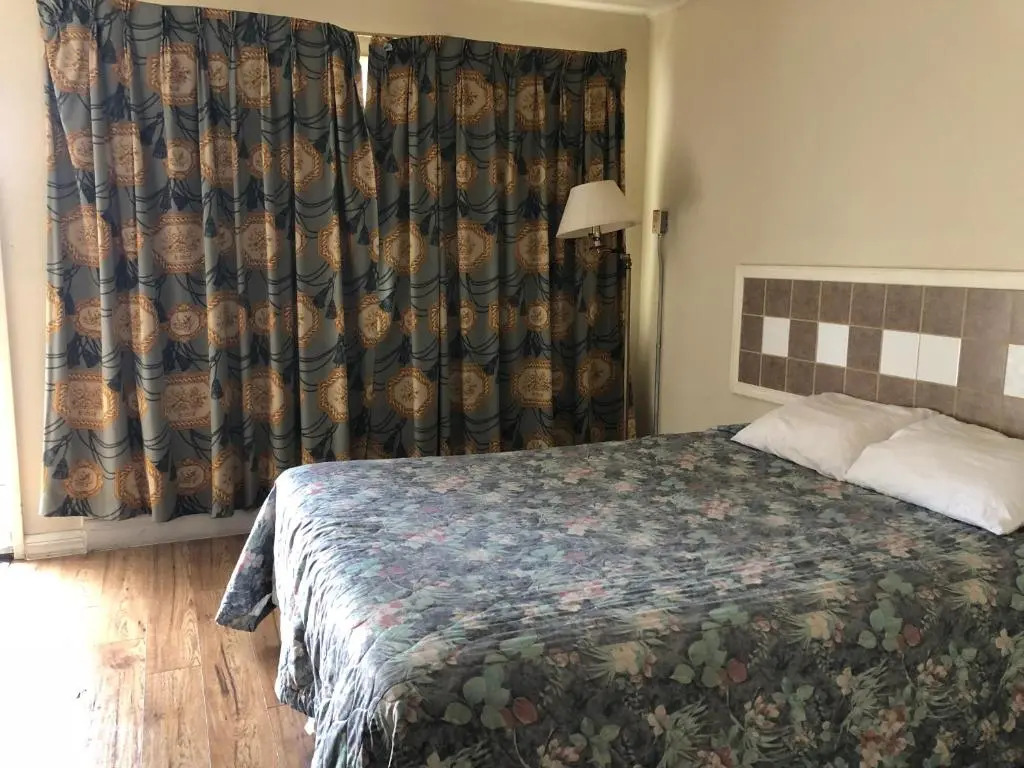 Grand Motel