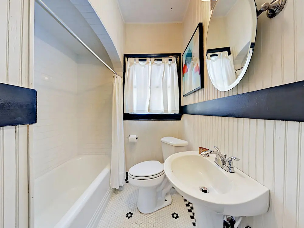 1028 Avenue M 1/2 Home 3 Bedrooms 2 Bathrooms Home