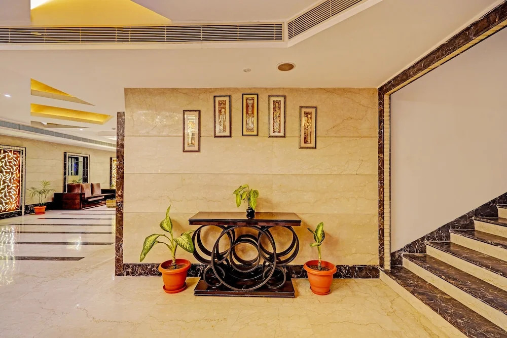 Super Townhouse OAK Hotel City Mark Gurgaon