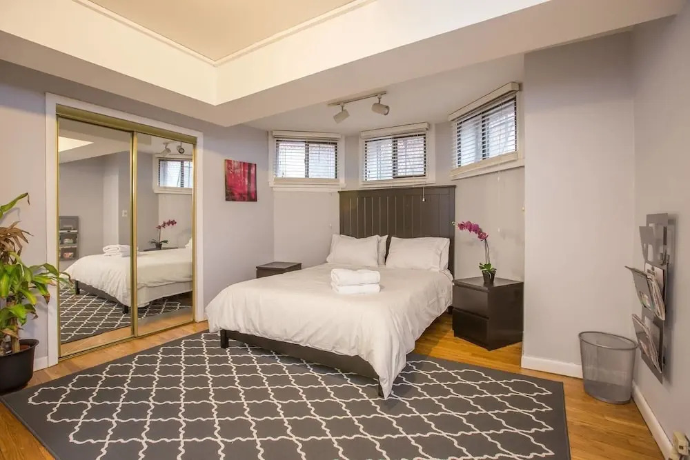 Huge 1 Bedroom in Heart of Back Bay