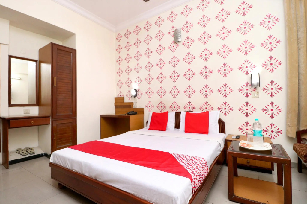 OYO 8623 Hotel Destination