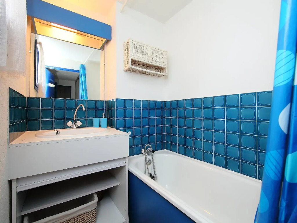 Apartment Les terrasses de la Plage-1 by Interhome