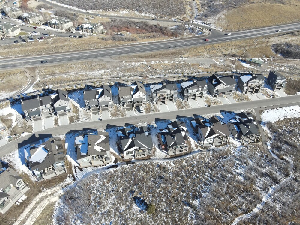 Modern Mountain Retreat Sleeps 10 Park City