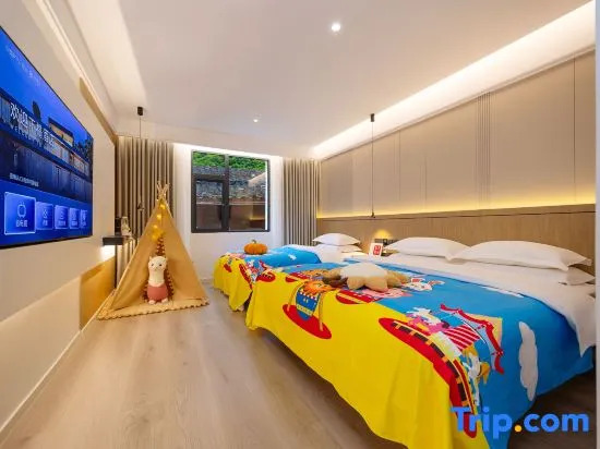 Jiuzhaigou • Four Seasons Homestay
