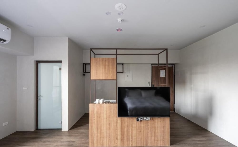 H suite inn