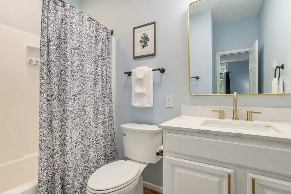 Wintergreen Condo w/ Pool: Near Hike & Market!