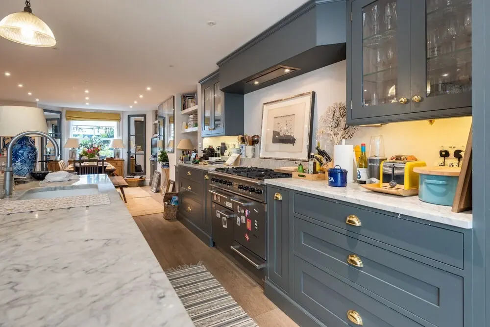 Comforting Clapham Home By The Overground Station