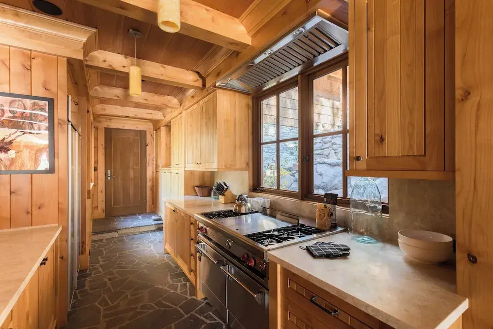 Hunter by Avantstay Award-winning Riverfront Cabin 5 Minutes From Palisades